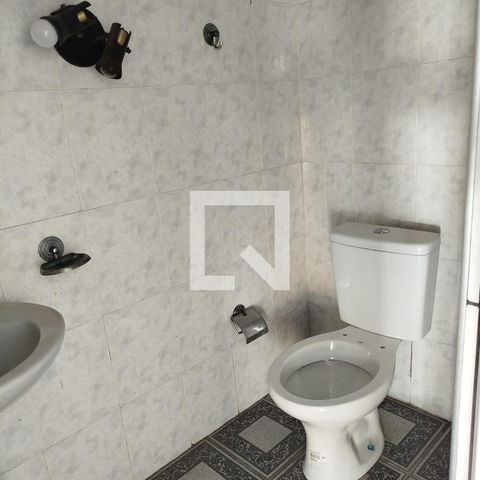 Casa à venda com 168m², 2 quartos e 2 vagas Casa à venda com 168m², 2 quartos e 2 vagasGaragem