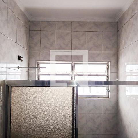Casa à venda com 168m², 2 quartos e 2 vagas Casa à venda com 168m², 2 quartos e 2 vagasBanheiro