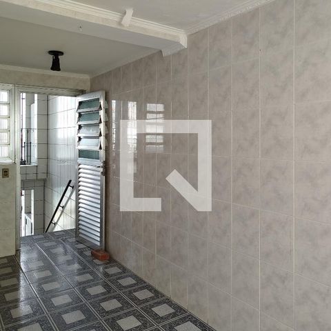 Casa à venda com 168m², 2 quartos e 2 vagas Casa à venda com 168m², 2 quartos e 2 vagasQuintal