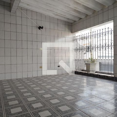 Casa à venda com 168m², 2 quartos e 2 vagas Casa à venda com 168m², 2 quartos e 2 vagasQuintal