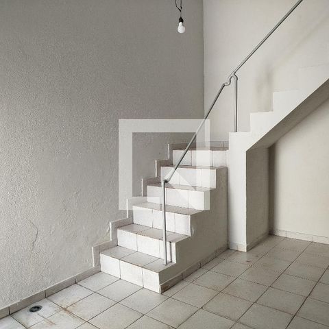 Casa à venda com 168m², 2 quartos e 2 vagas Casa à venda com 168m², 2 quartos e 2 vagasEdicula