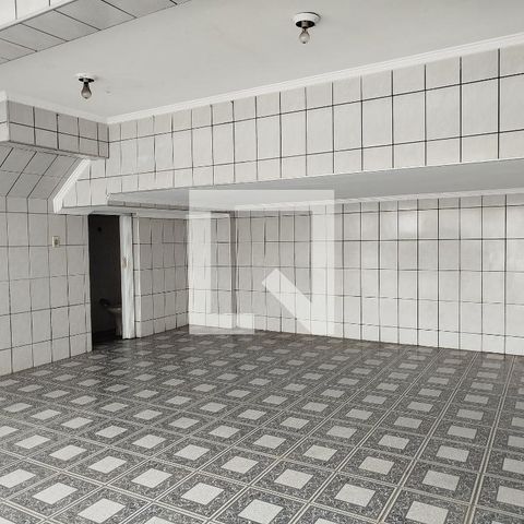 Casa à venda com 168m², 2 quartos e 2 vagas Casa à venda com 168m², 2 quartos e 2 vagasGaragem