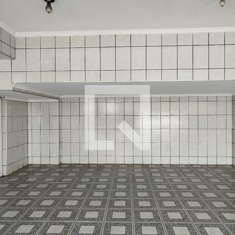 Casa à venda com 168m², 2 quartos e 2 vagas Casa à venda com 168m², 2 quartos e 2 vagasGaragem