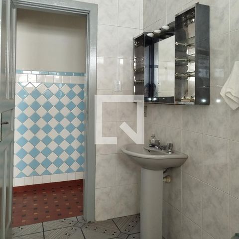 Casa à venda com 168m², 2 quartos e 2 vagas Casa à venda com 168m², 2 quartos e 2 vagasBanheiro