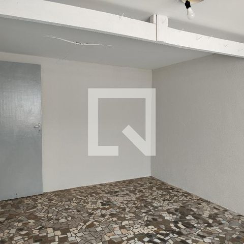 Casa à venda com 168m², 2 quartos e 2 vagas Casa à venda com 168m², 2 quartos e 2 vagasEdicula