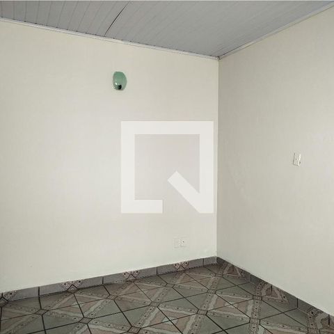 Casa à venda com 168m², 2 quartos e 2 vagas Casa à venda com 168m², 2 quartos e 2 vagasSala