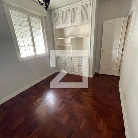 Casa à venda com 400m², 4 quartos e 5 vagas Casa à venda com 400m², 4 quartos e 5 vagasSuíte 4