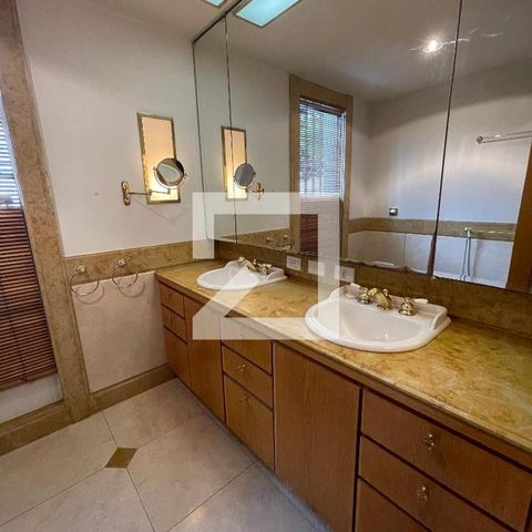 Casa à venda com 400m², 4 quartos e 5 vagas Casa à venda com 400m², 4 quartos e 5 vagasBanheiro suíte master