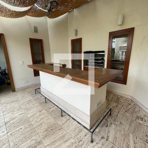 Casa à venda com 400m², 4 quartos e 5 vagas Casa à venda com 400m², 4 quartos e 5 vagasChurrasqueira