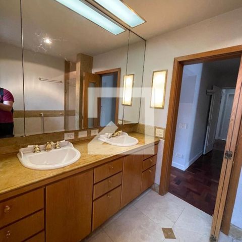 Casa à venda com 400m², 4 quartos e 5 vagas Casa à venda com 400m², 4 quartos e 5 vagasbanheiro suíte master
