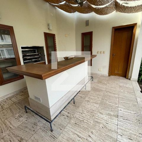 Casa à venda com 400m², 4 quartos e 5 vagas Casa à venda com 400m², 4 quartos e 5 vagasChurrasqueira