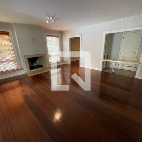 Casa à venda com 400m², 4 quartos e 5 vagas Casa à venda com 400m², 4 quartos e 5 vagasSala 2