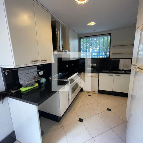 Casa à venda com 400m², 4 quartos e 5 vagas Casa à venda com 400m², 4 quartos e 5 vagasCozinha