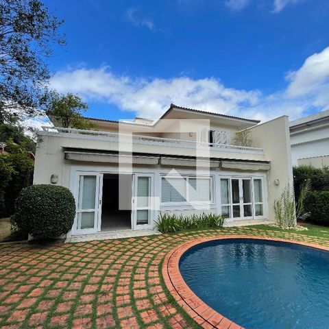 Casa à venda com 400m², 4 quartos e 5 vagas Casa à venda com 400m², 4 quartos e 5 vagasFachada casa