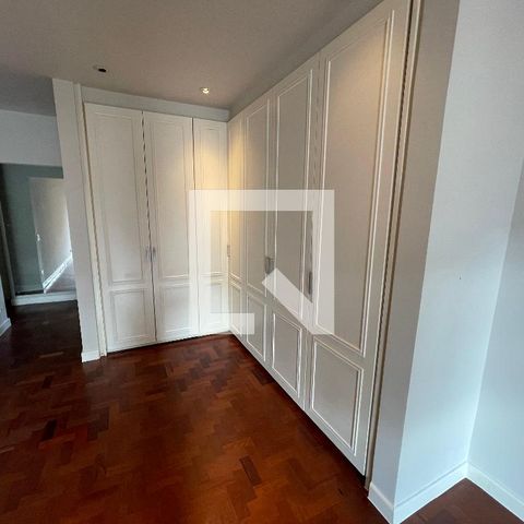 Casa à venda com 400m², 4 quartos e 5 vagas Casa à venda com 400m², 4 quartos e 5 vagasSuíte master