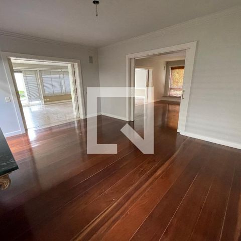 Casa à venda com 400m², 4 quartos e 5 vagas Casa à venda com 400m², 4 quartos e 5 vagasSala 3