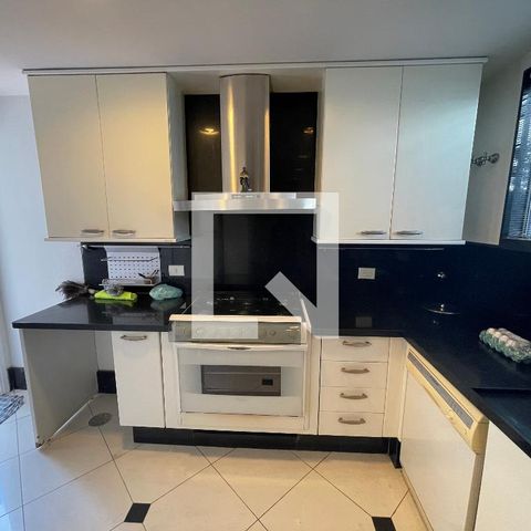 Casa à venda com 400m², 4 quartos e 5 vagas Casa à venda com 400m², 4 quartos e 5 vagasCozinha