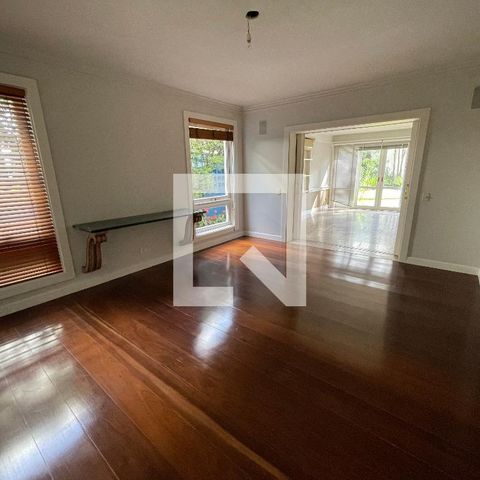 Casa à venda com 400m², 4 quartos e 5 vagas Casa à venda com 400m², 4 quartos e 5 vagasSala 3
