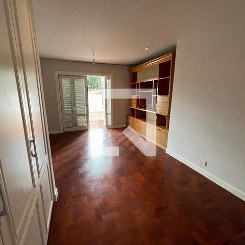 Casa à venda com 400m², 4 quartos e 5 vagas Casa à venda com 400m², 4 quartos e 5 vagasSuíte master