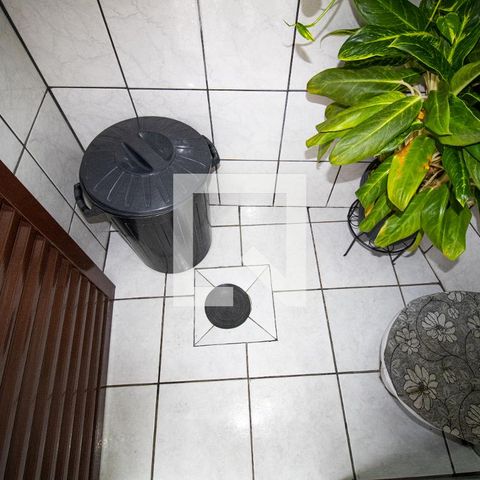 Casa à venda com 240m², 3 quartos e 3 vagasBanheiro 2