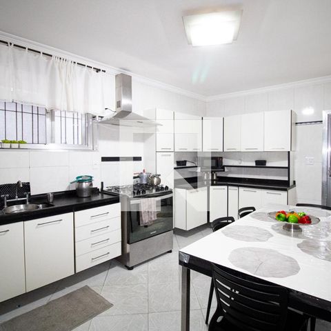 Casa à venda com 240m², 3 quartos e 3 vagasCozinha