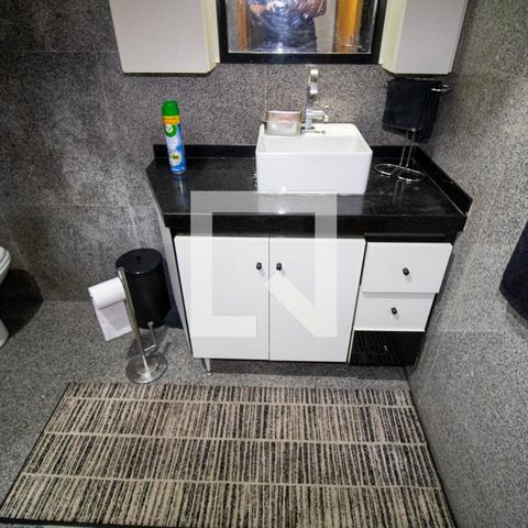 Casa à venda com 240m², 3 quartos e 3 vagasBanheiro 1