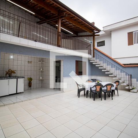 Casa à venda com 240m², 3 quartos e 3 vagasQuintal