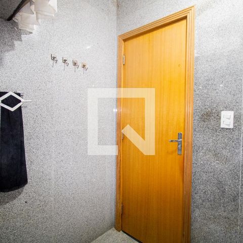 Casa à venda com 240m², 3 quartos e 3 vagasBanheiro 1