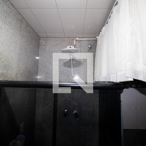 Casa à venda com 240m², 3 quartos e 3 vagasBanheiro 1