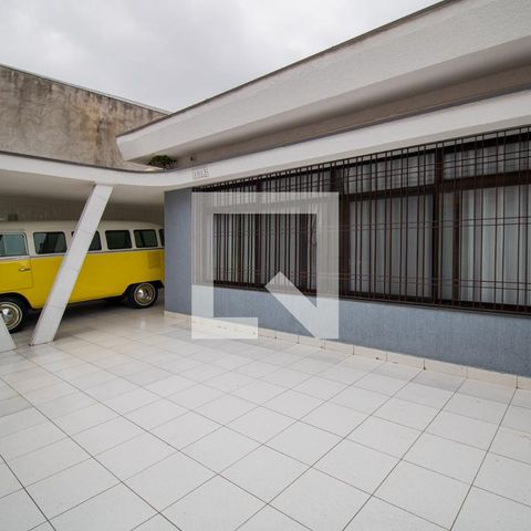 Casa à venda com 240m², 3 quartos e 3 vagasGaragem