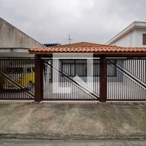 Casa à venda com 240m², 3 quartos e 3 vagasFachada