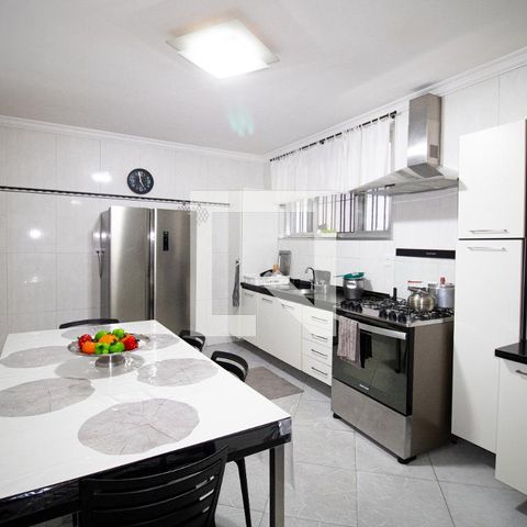 Casa à venda com 240m², 3 quartos e 3 vagasCozinha