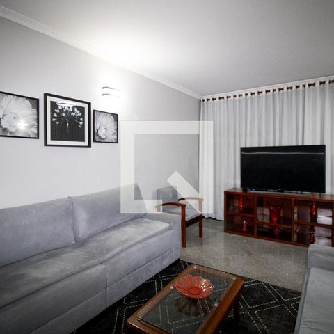 Casa à venda com 240m², 3 quartos e 3 vagasSala