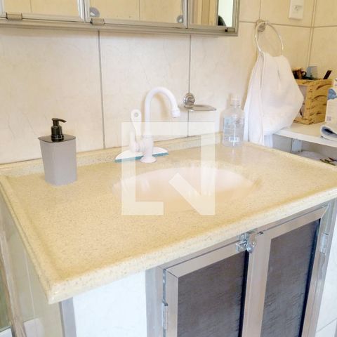 Casa à venda com 216m², 6 quartos e 2 vagasBanheiro - Pia