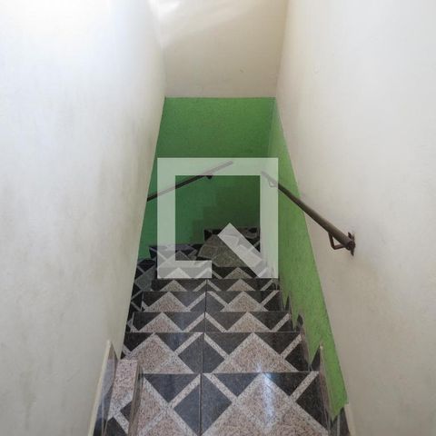 Casa à venda com 216m², 6 quartos e 2 vagasEscadas
