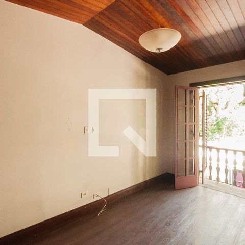 Casa à venda com 350m², 3 quartos e 2 vagas Casa à venda com 350m², 3 quartos e 2 vagasQuarto 2
