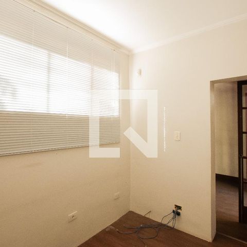 Casa à venda com 350m², 3 quartos e 2 vagas Casa à venda com 350m², 3 quartos e 2 vagasCloset do quarto 2
