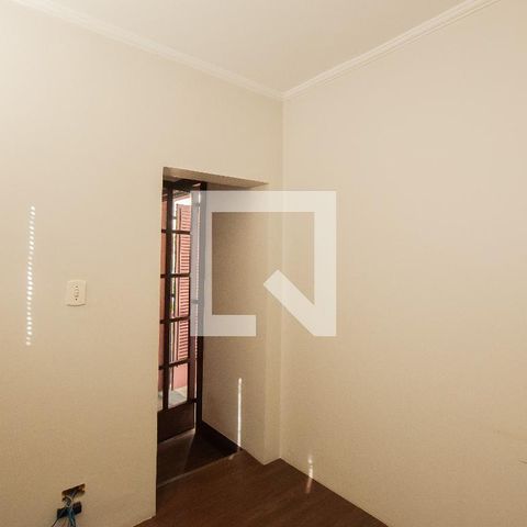 Casa à venda com 350m², 3 quartos e 2 vagas Casa à venda com 350m², 3 quartos e 2 vagasCloset do quarto 2