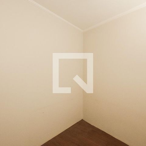 Casa à venda com 350m², 3 quartos e 2 vagas Casa à venda com 350m², 3 quartos e 2 vagasCloset do quarto 2