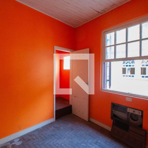 Casa à venda com 350m², 3 quartos e 2 vagas Casa à venda com 350m², 3 quartos e 2 vagasQuarto de Serviço