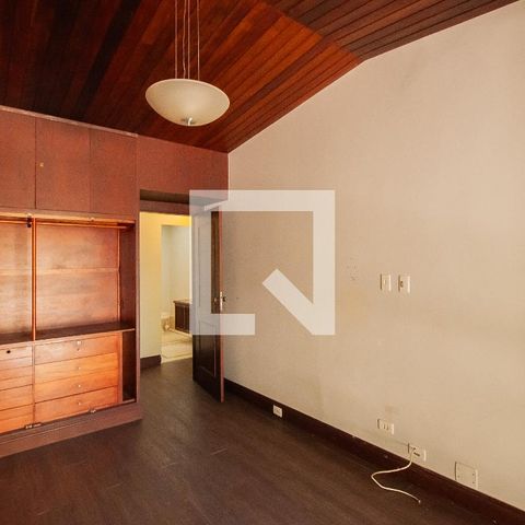 Casa à venda com 350m², 3 quartos e 2 vagas Casa à venda com 350m², 3 quartos e 2 vagasQuarto 2