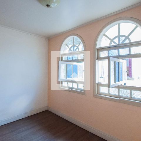 Casa à venda com 350m², 3 quartos e 2 vagas Casa à venda com 350m², 3 quartos e 2 vagasSuíte
