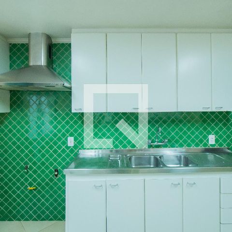 Casa à venda com 350m², 3 quartos e 2 vagas Casa à venda com 350m², 3 quartos e 2 vagasCozinha