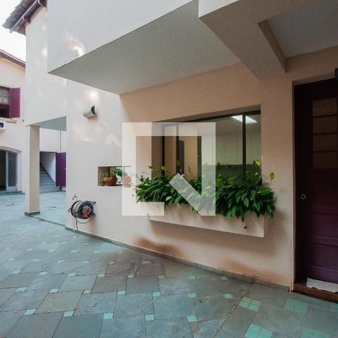Casa à venda com 350m², 3 quartos e 2 vagas Casa à venda com 350m², 3 quartos e 2 vagasQuintal