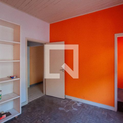 Casa à venda com 350m², 3 quartos e 2 vagas Casa à venda com 350m², 3 quartos e 2 vagasQuarto de Serviço