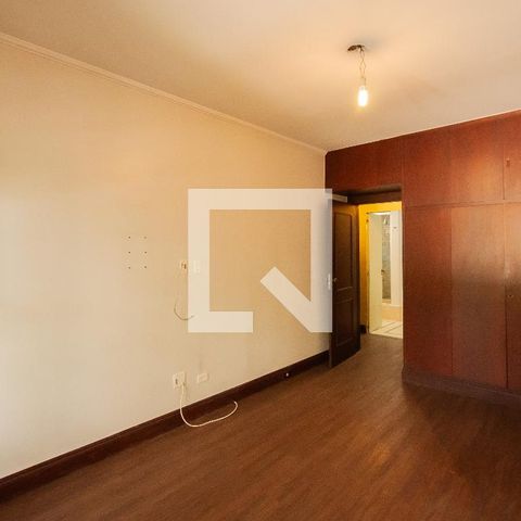 Casa à venda com 350m², 3 quartos e 2 vagas Casa à venda com 350m², 3 quartos e 2 vagasQuarto 1
