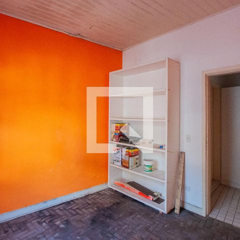 Casa à venda com 350m², 3 quartos e 2 vagas Casa à venda com 350m², 3 quartos e 2 vagasQuarto de Serviço