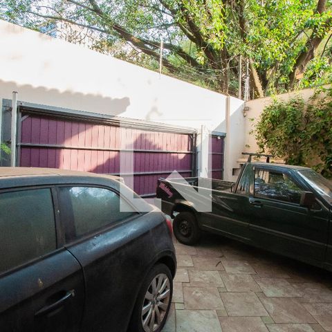 Casa à venda com 350m², 3 quartos e 2 vagas Casa à venda com 350m², 3 quartos e 2 vagasGaragem