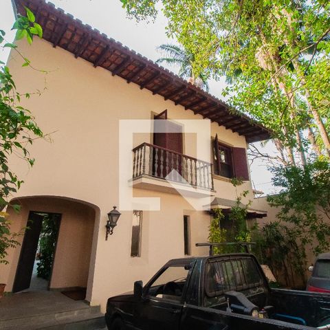 Casa à venda com 350m², 3 quartos e 2 vagas Casa à venda com 350m², 3 quartos e 2 vagasGaragem