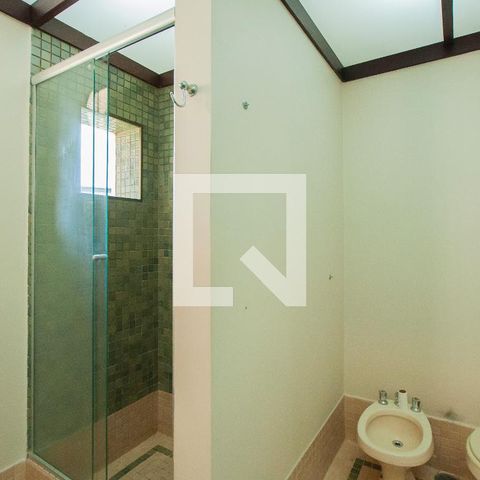 Casa à venda com 350m², 3 quartos e 2 vagas Casa à venda com 350m², 3 quartos e 2 vagasBanheiro dos quartos 1 e 2